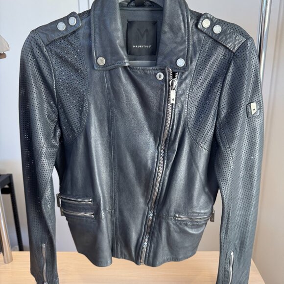 Mauritius Women's Black Leather Motorcycle Jacket - Picture 4 of 5